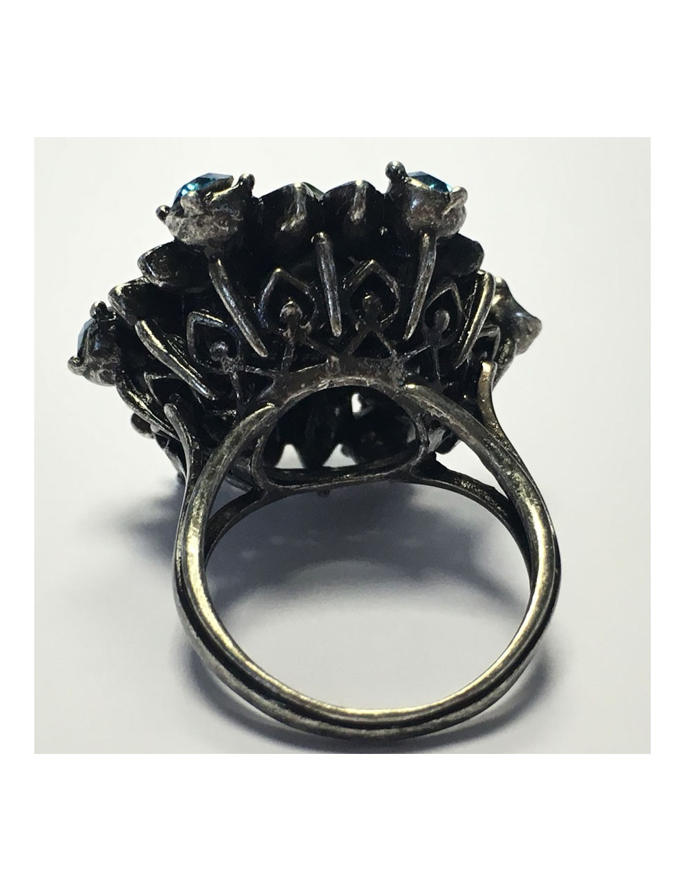 Bague LANVIN T 55 en métal argenté et strass bleu et vert