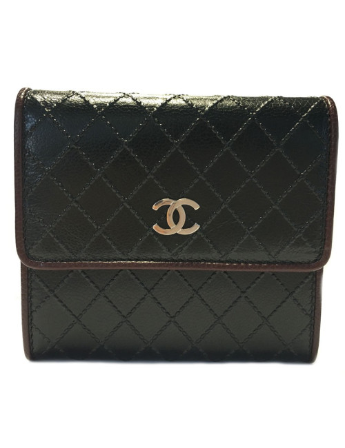 Portefeuille CHANEL en cuir noir tressé et contour bordeaux