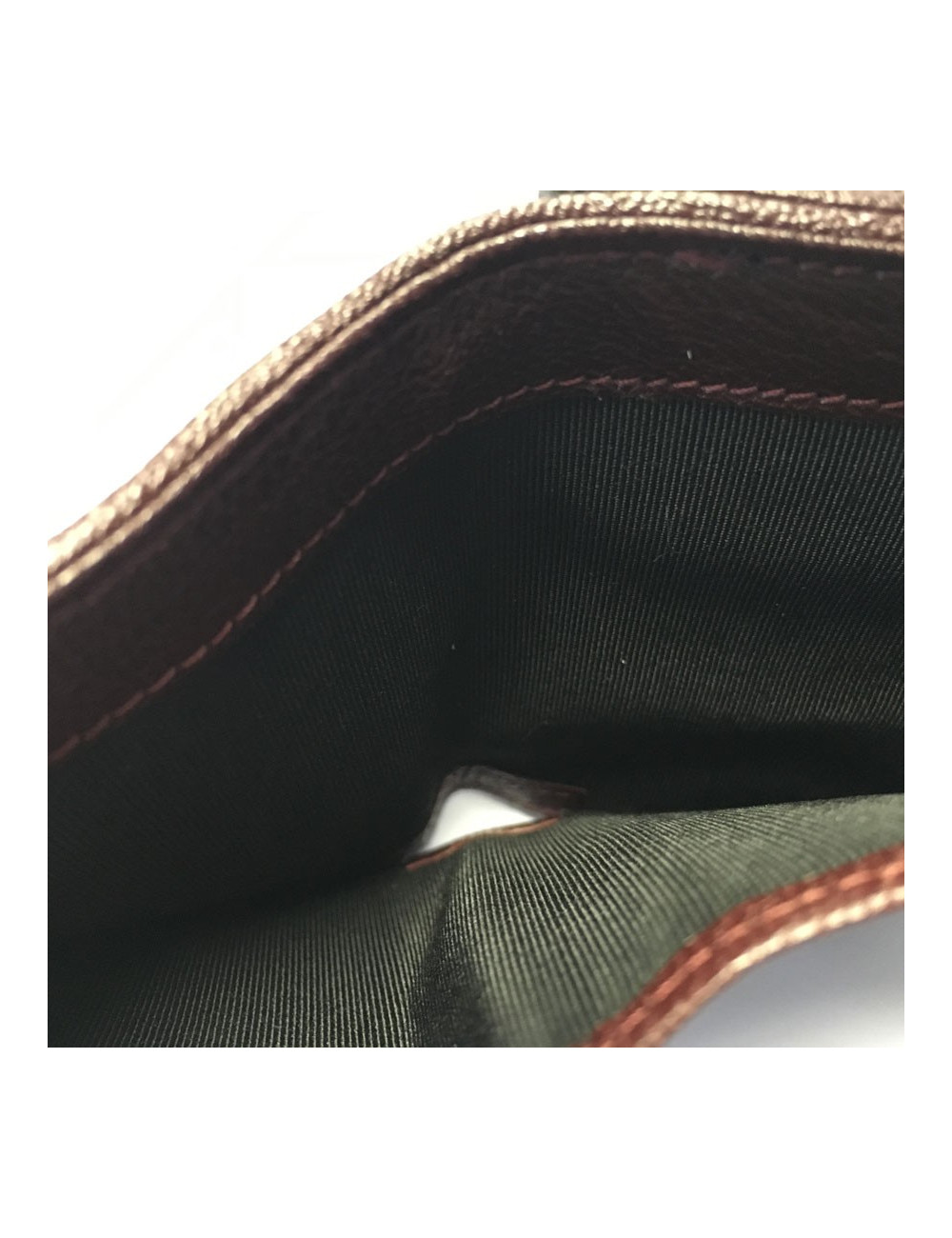 Portefeuille CHANEL en cuir noir tressé et contour bordeaux