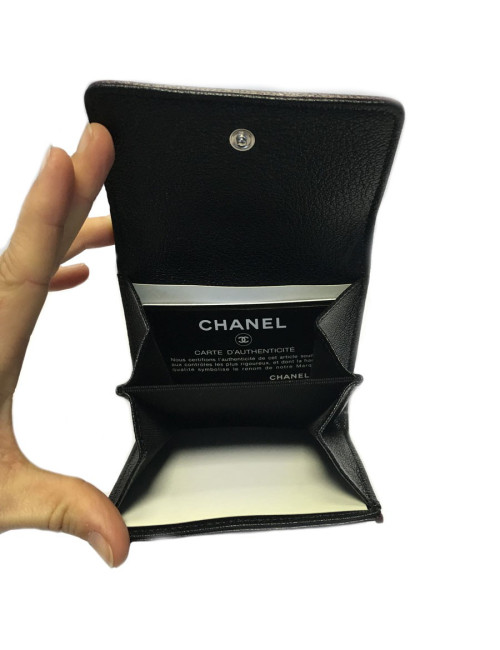 CHANEL wallet in woven black leather and bordeaux contour