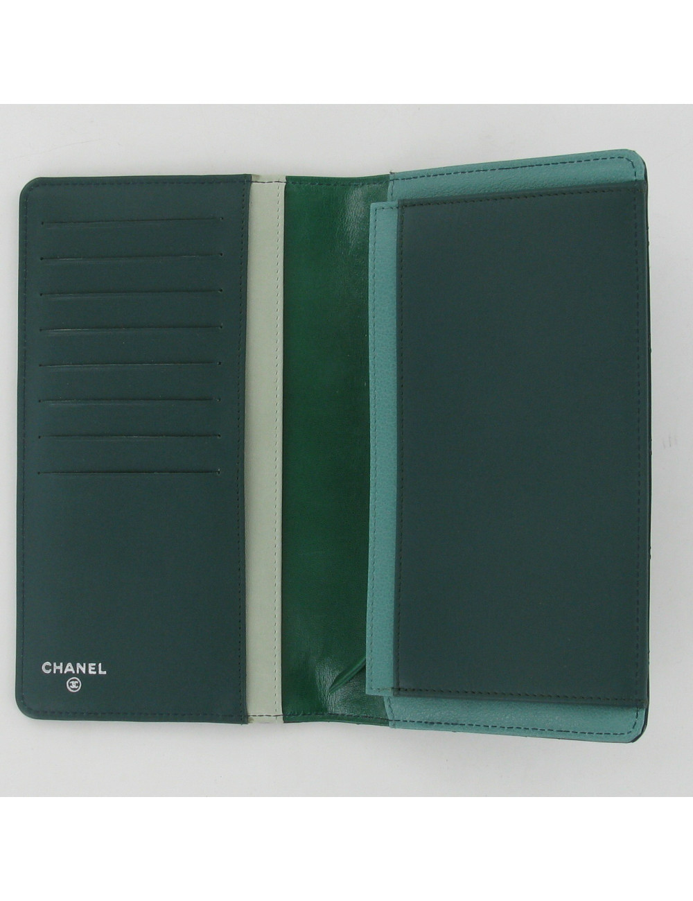 Portefeuille cuir verni vert CHANEL