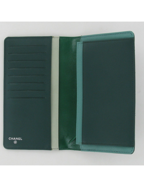 Portefeuille cuir verni vert CHANEL
