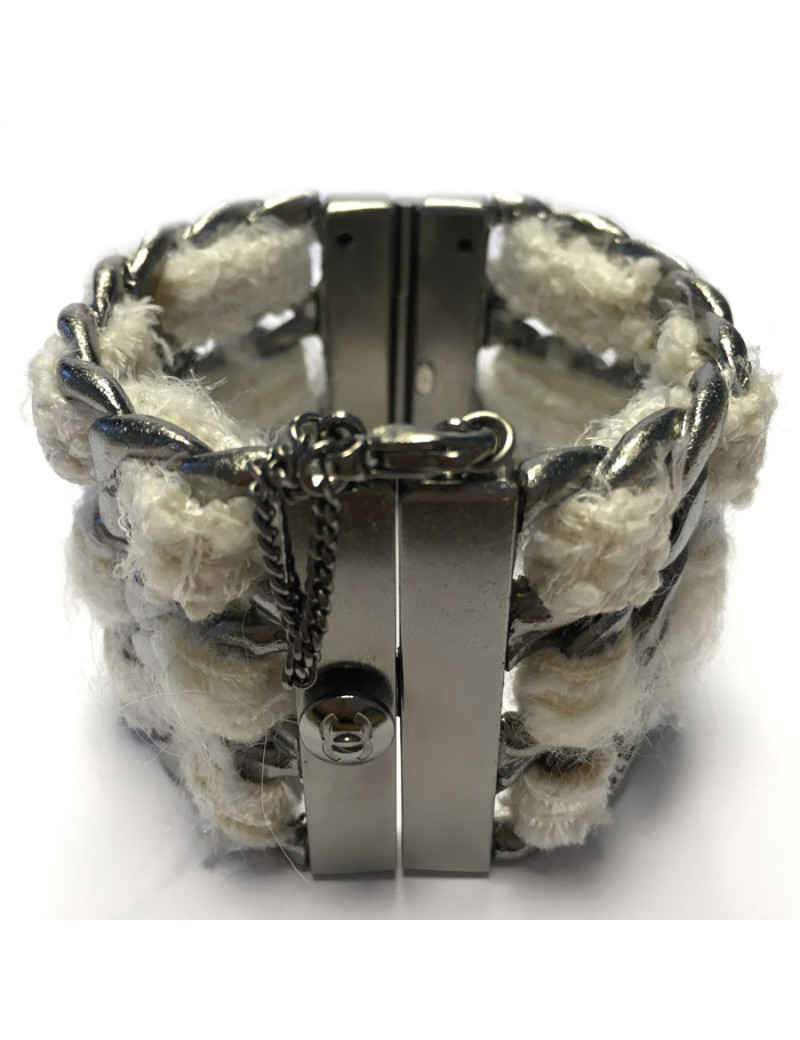 Manchette CHANEL en métal argenté et tweed blanc