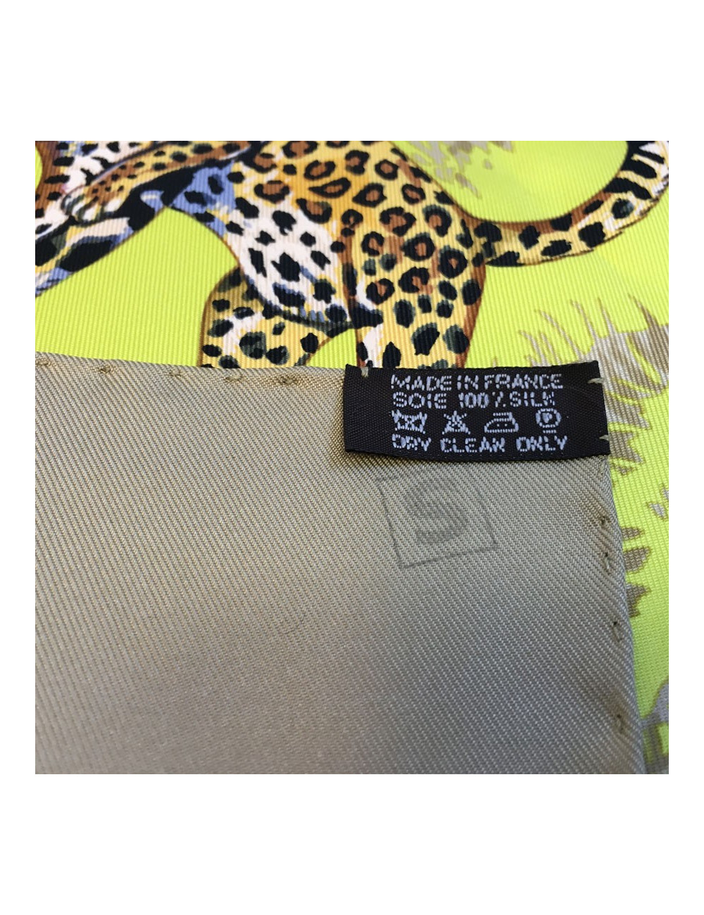 Square "Feline tenderness" HERMES silk