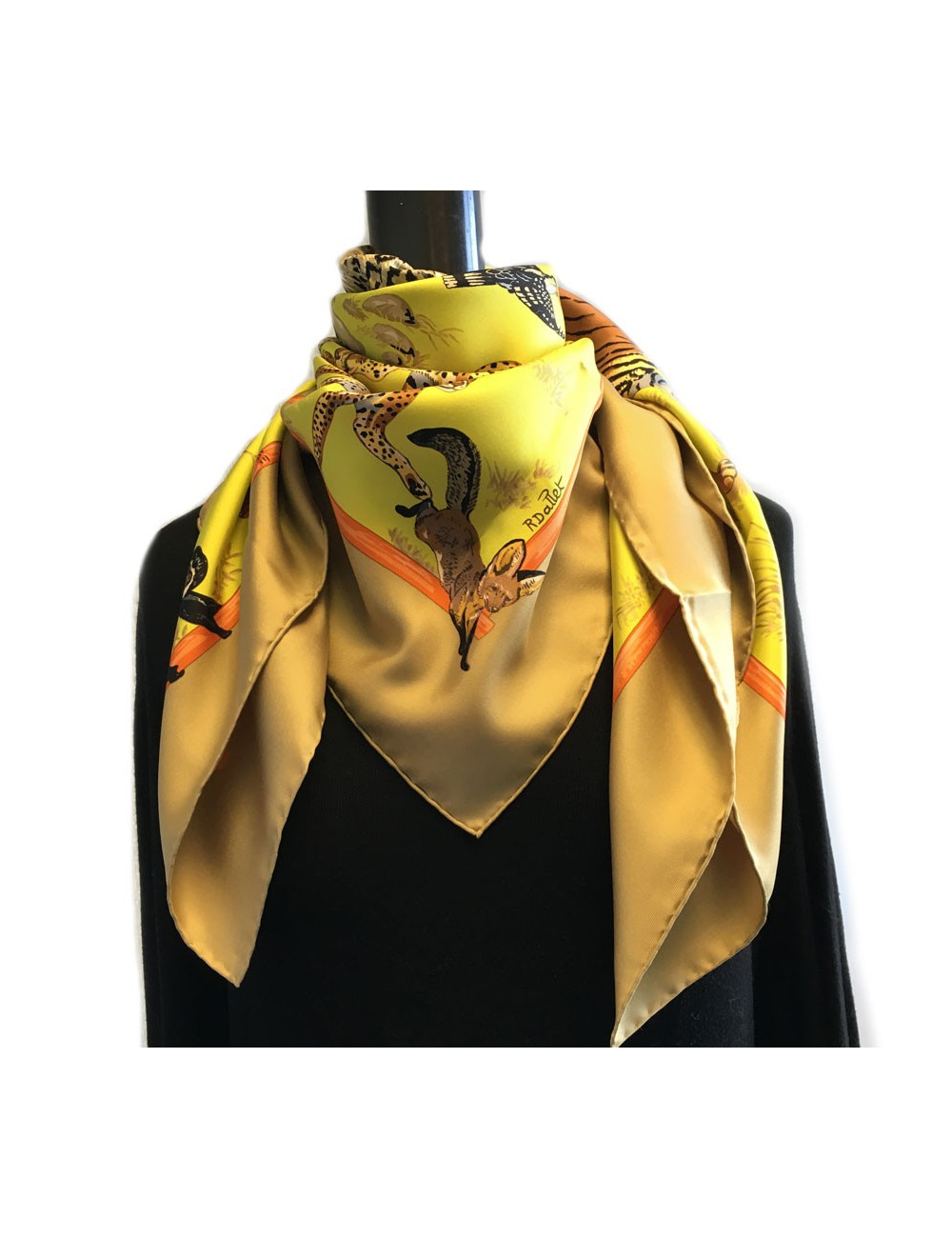 Square "Feline tenderness" HERMES silk