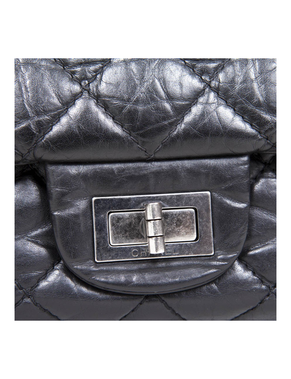 Sac 255 CHANEL cuir veilli noir
