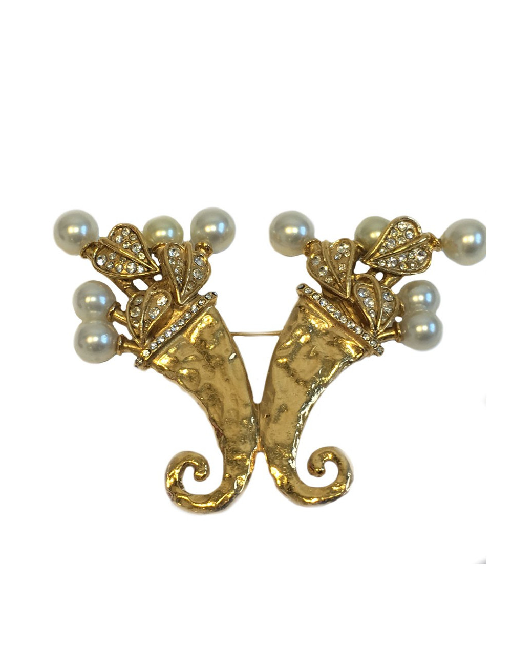 Broche CHANEL en métal doré, perles et strass