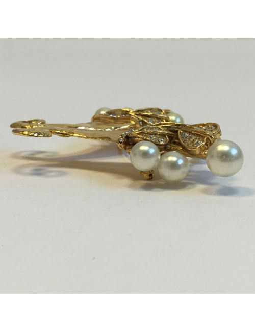 PIN CHANEL in gilded metal, pearls and rhinestones
