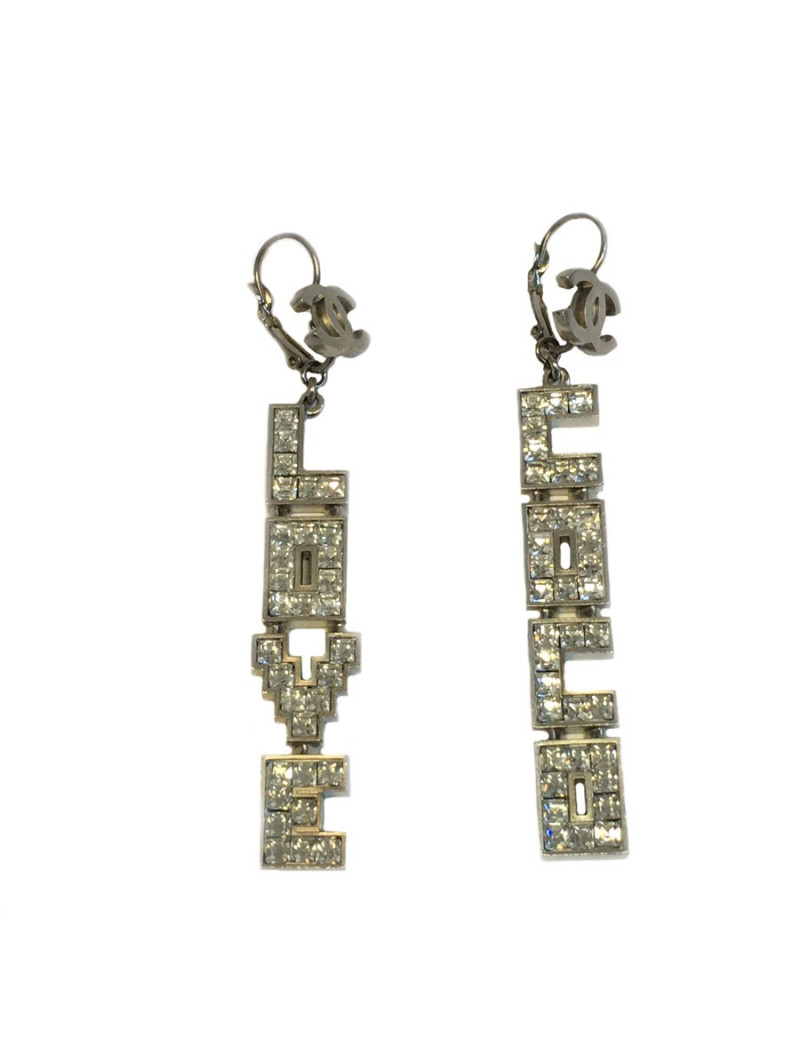 Boucles d'oreille clous pendants "Love Coco" CHANEL en strass
