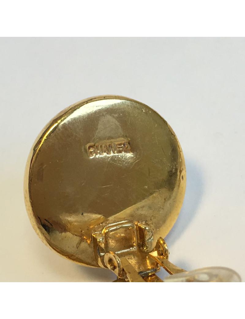 Big earrings clips CHANEL Golden and a half Pearl Pearl