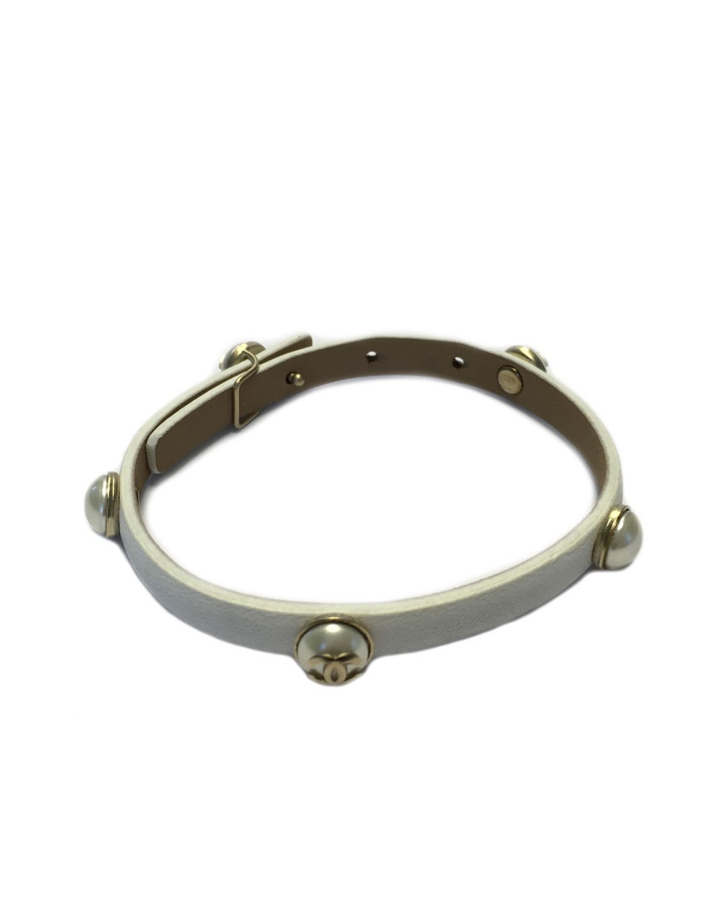 CHANEL bracelet in White leather and CC on a half Pearly beads