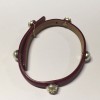 Bracelet CHANEL en cuir fuchsia et demi perles nacrées