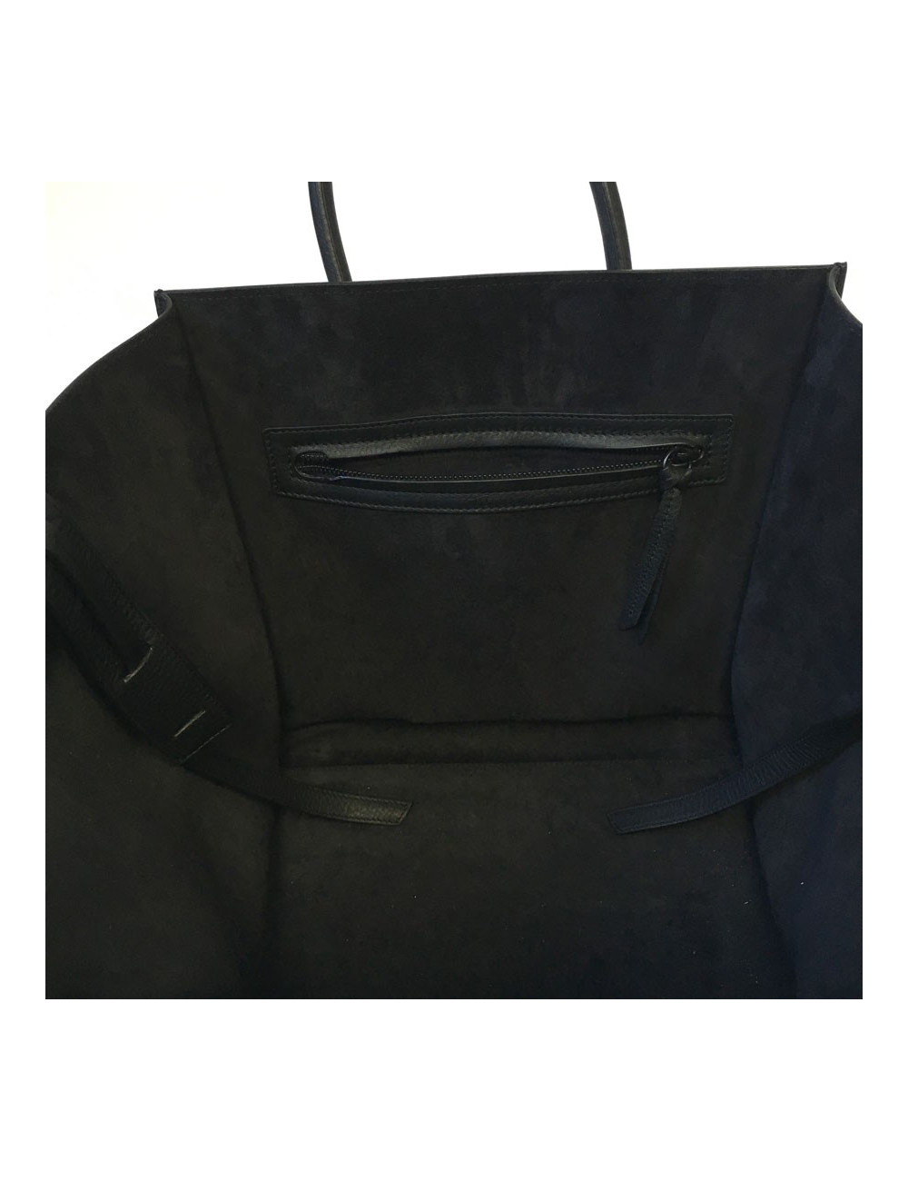 Sac CELINE "Phantom" en cuir noir mat