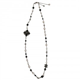 CHANEL black, white and gray pearls necklace