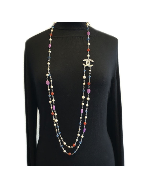 CHANEL necklace in multicolored pearls and CC
