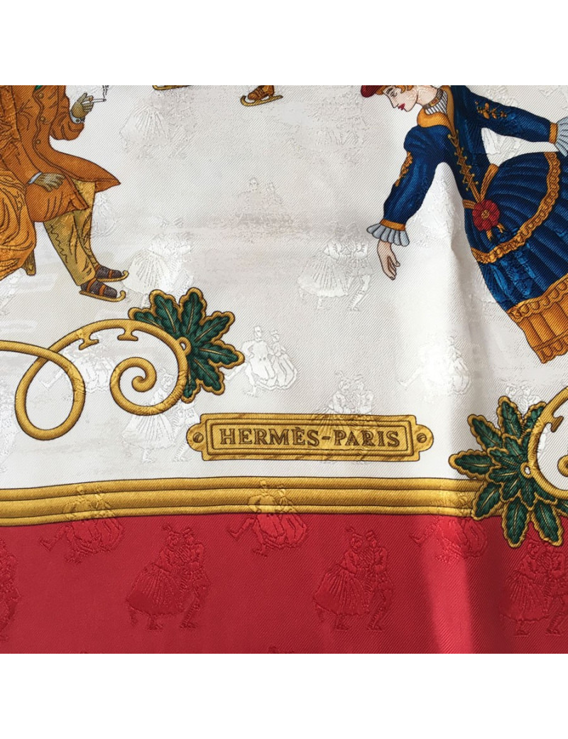 Carré HERMES "Joies d'hiver" en soie