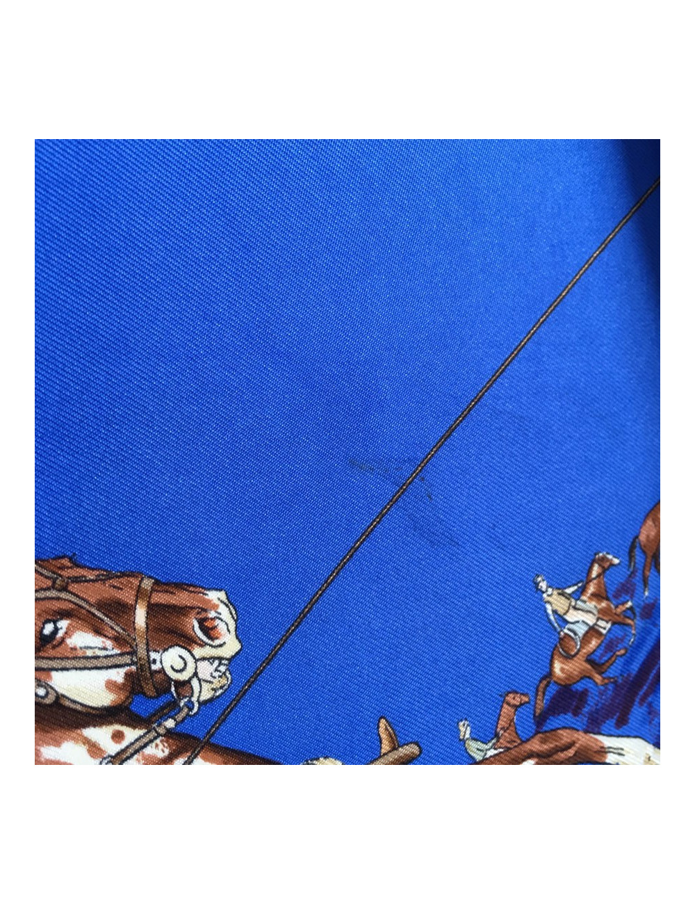 Carré HERMES "Pampa" en soie bleue nuit