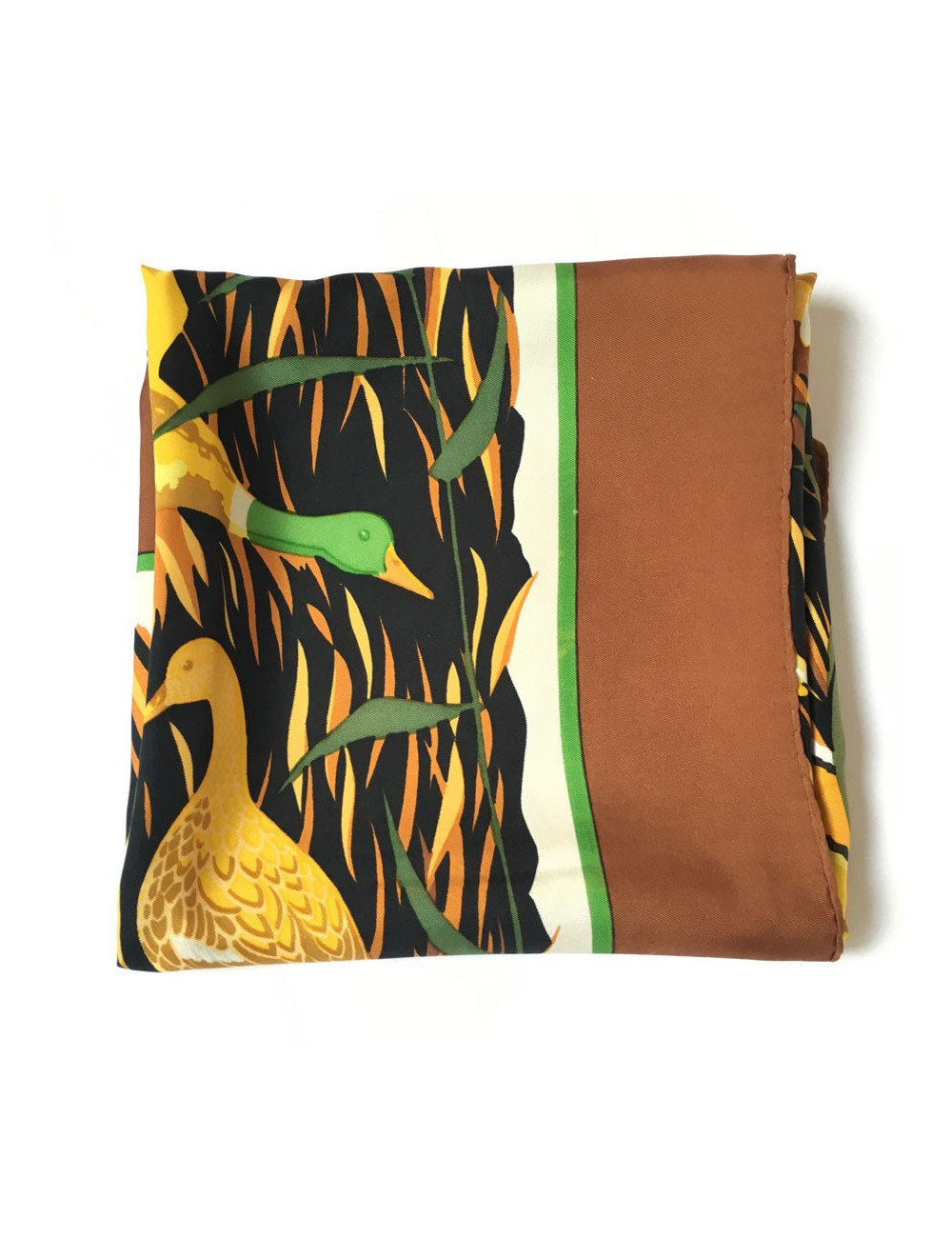 Carré HERMES "Cols Verts" en soie marron