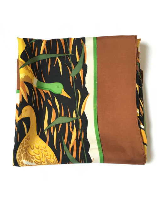AUCTION Hermès 'Green collar' in Brown silk