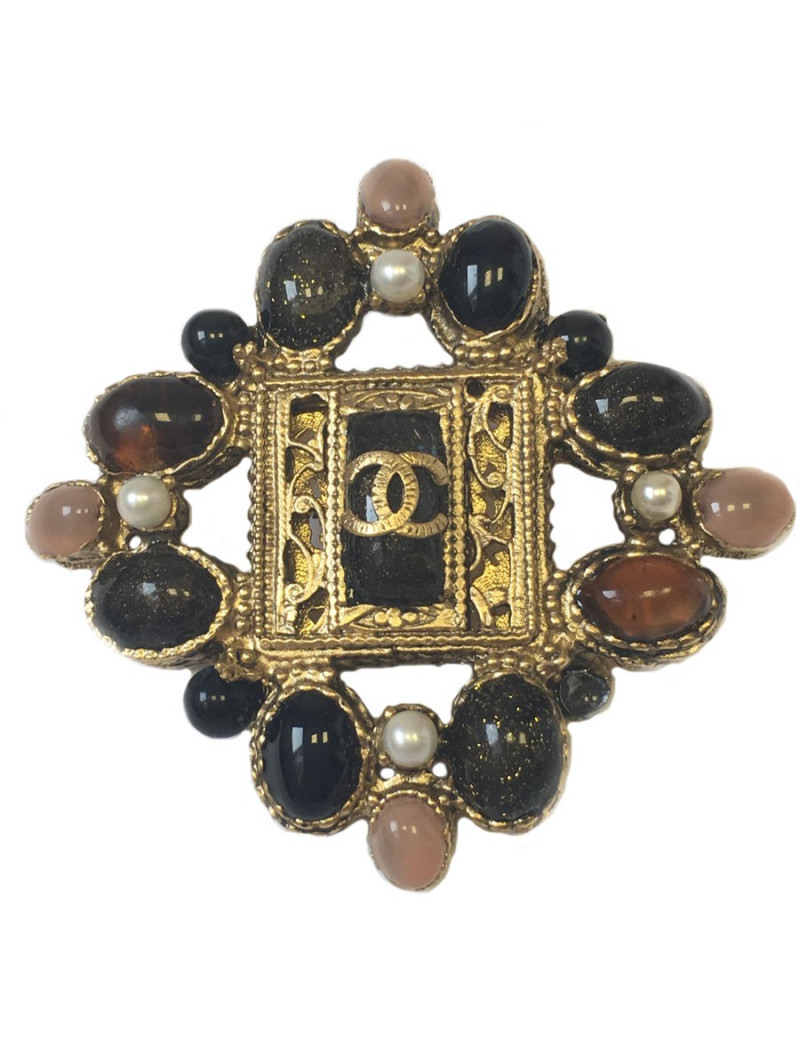 Broche CHANEL en filigrane et pâte de verre