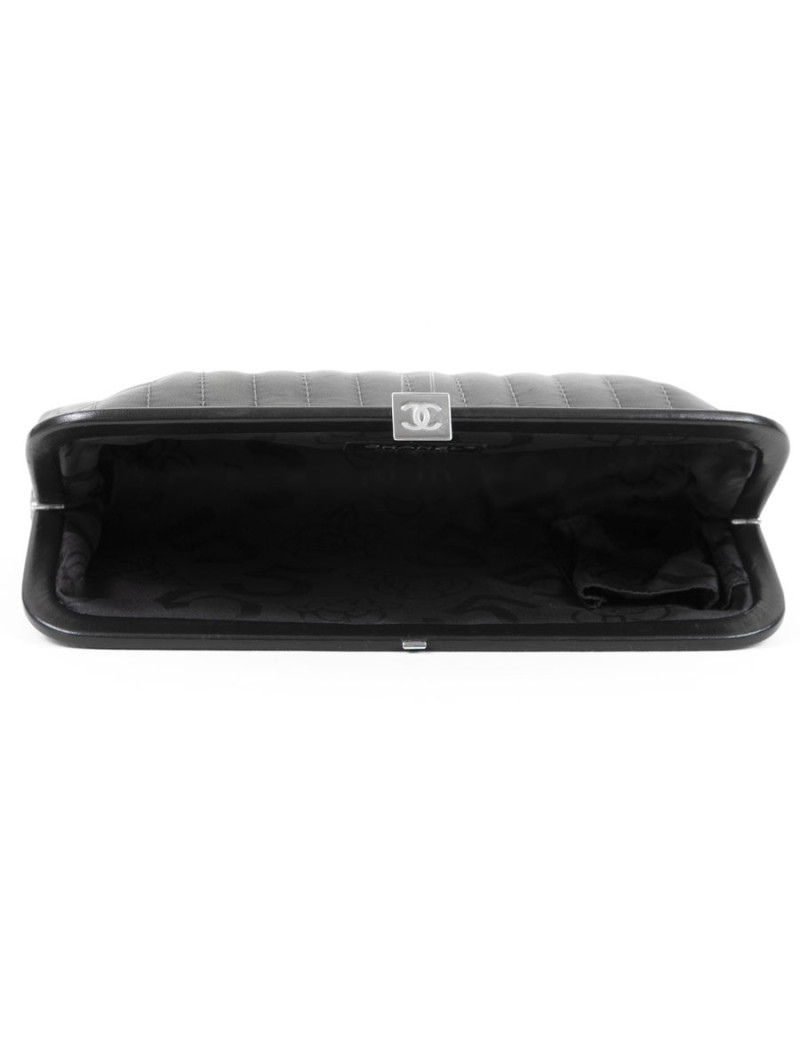 Pochette CHANEL cuir d'agneau lisse noir