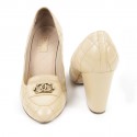 CHANEL T39, 5 beige quilted leather pumps
