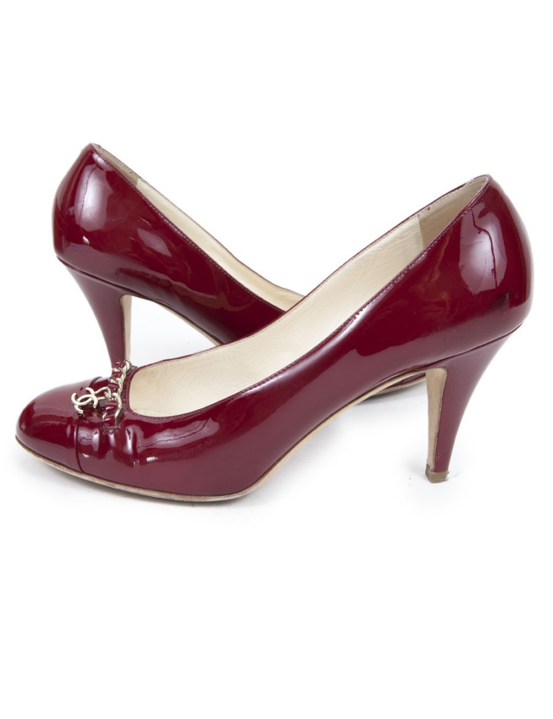 Escarpins CHANEL t 39.5 C cuir verni bordeaux