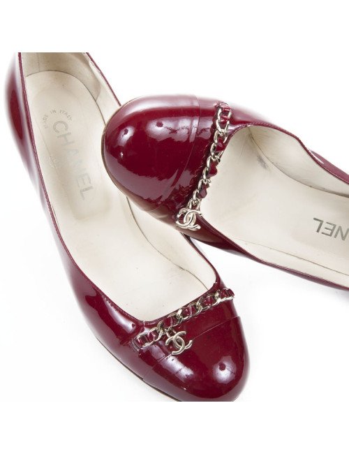 Escarpins CHANEL t 39.5 C cuir verni bordeaux