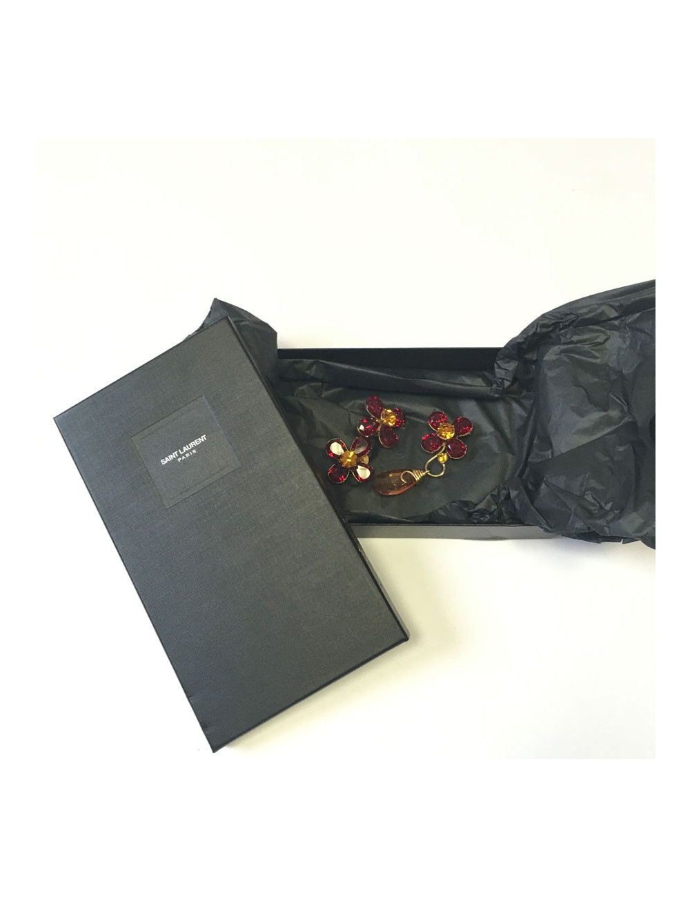 YSL pin and clips of YVES SAINT LAURENT vintage ear ornament