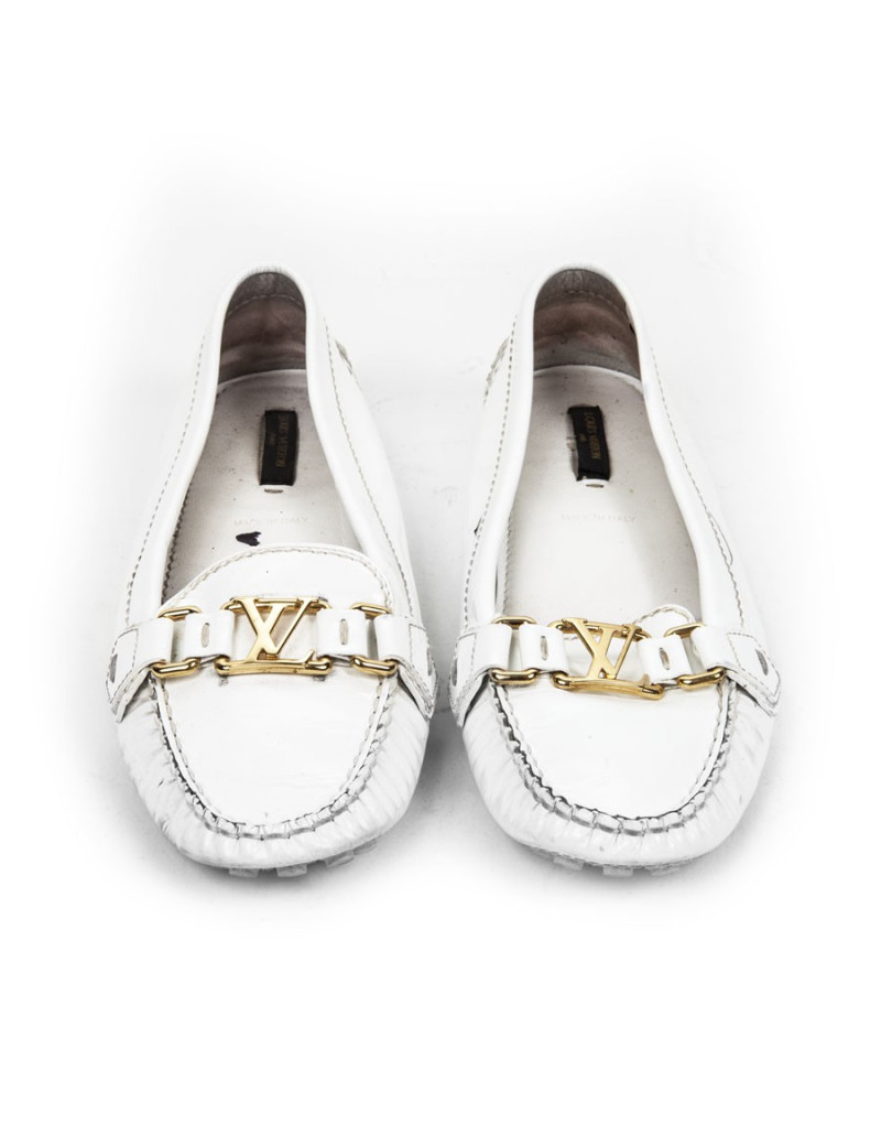 Mocassins LOUIS VUITTON t  cuir verni blanc