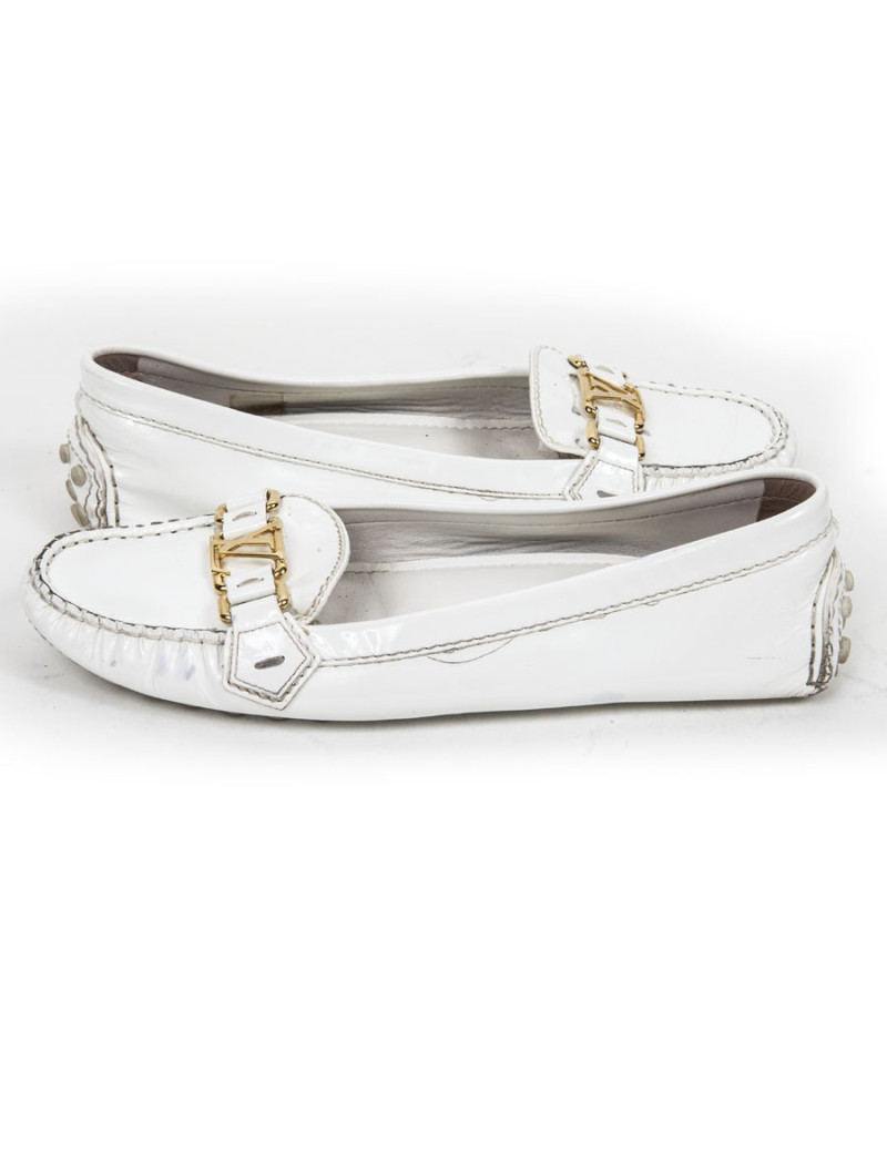 Mocassins LOUIS VUITTON t  cuir verni blanc