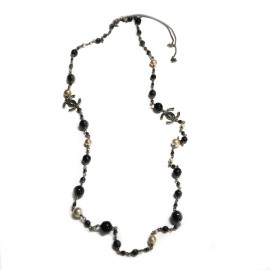 CHANEL CC necklace and black, gray and Pearly beads