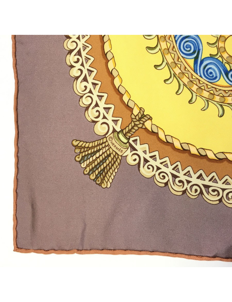 XXX Carré HERMES "Papéroles" en soie