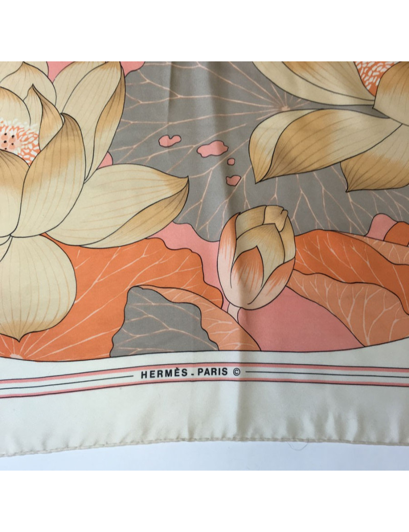 Square HERMES "Lotus flowers" ivory silk