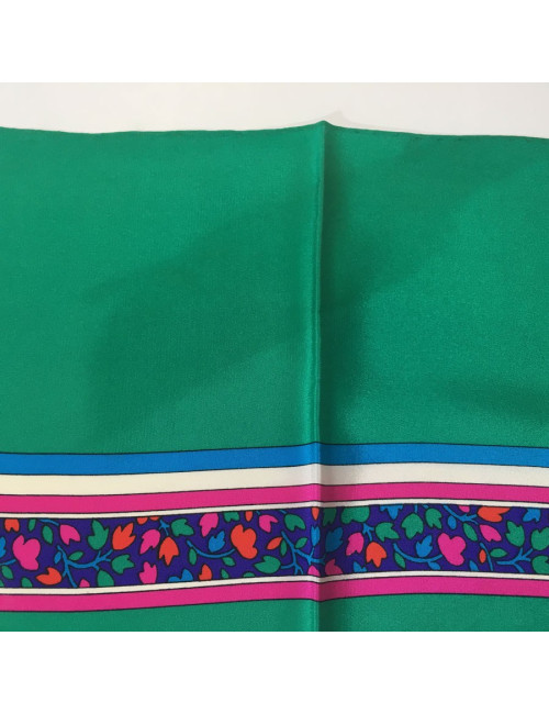 Foulard YVES SAINT LAURENT en soie verte