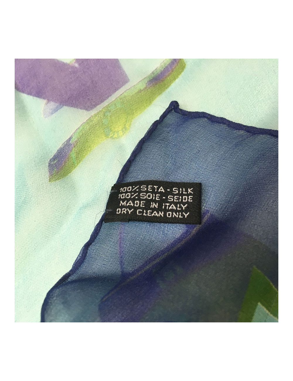 Carré CELINE en soie bleue