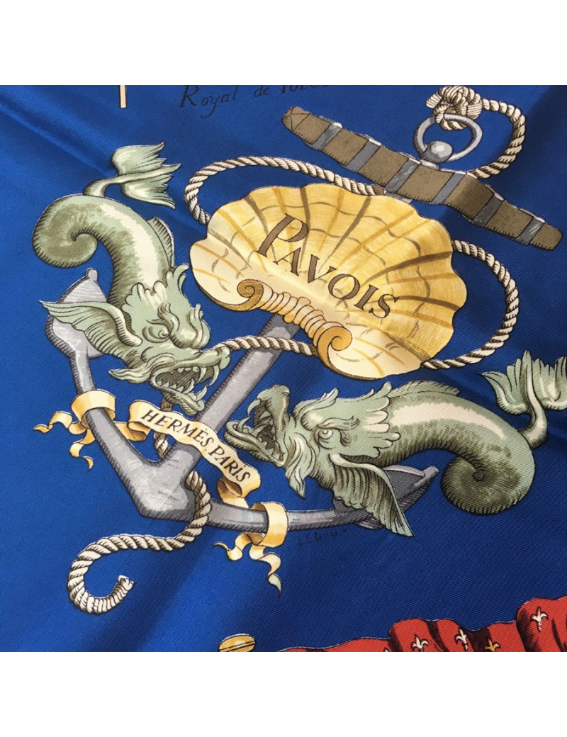 xxx Carré HERMÈS "Pavois" en soie bleu