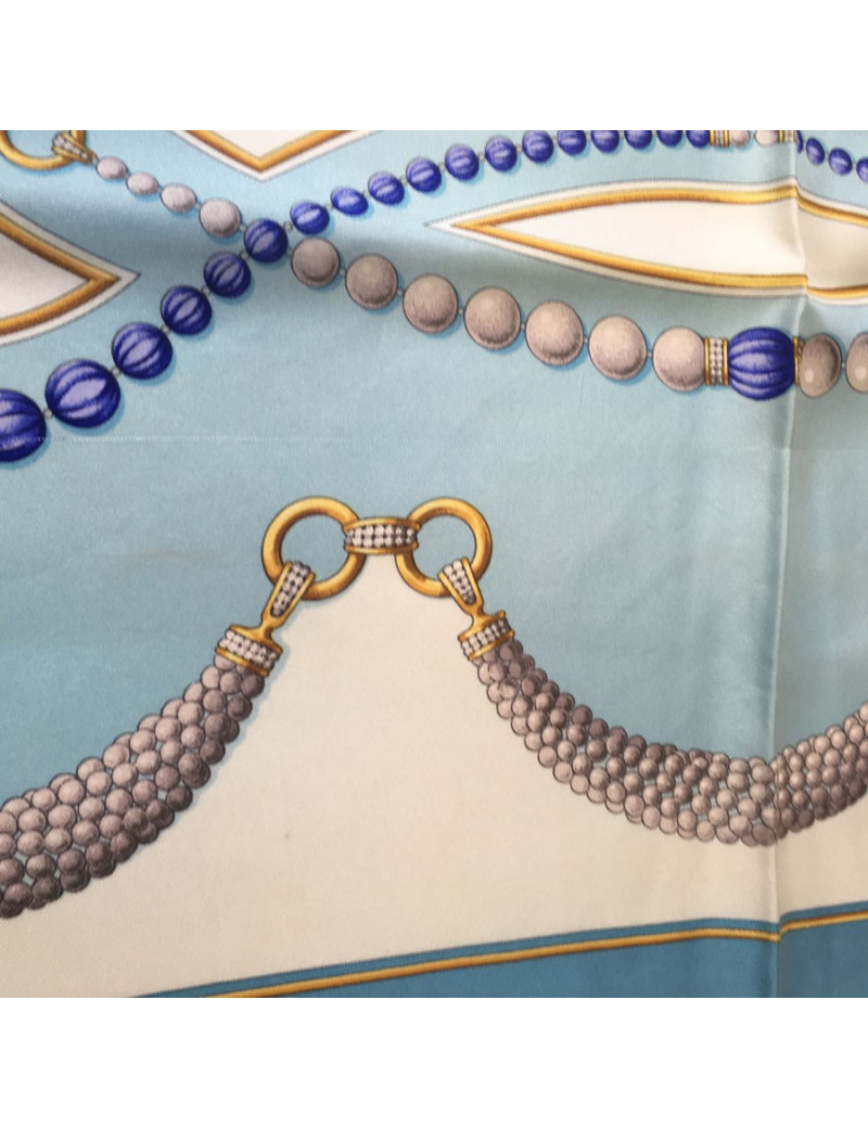 Blue Sky silk "MUST" in CARTIER square