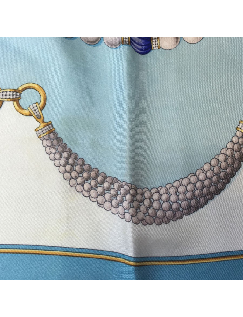 Blue Sky silk "MUST" in CARTIER square