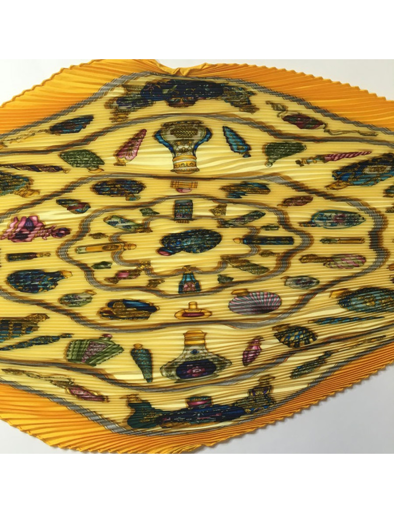 Foulard plissé HERMES en soie jaune