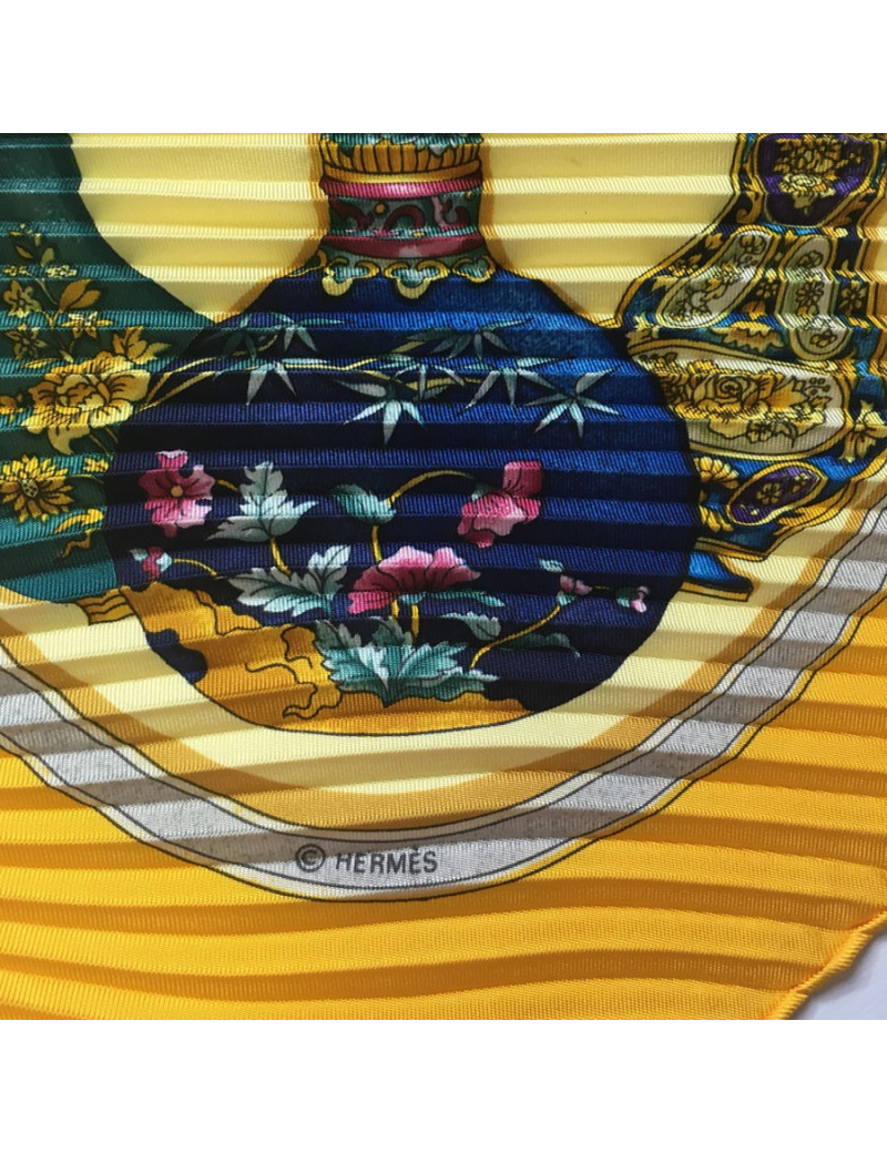 Foulard plissé HERMES en soie jaune