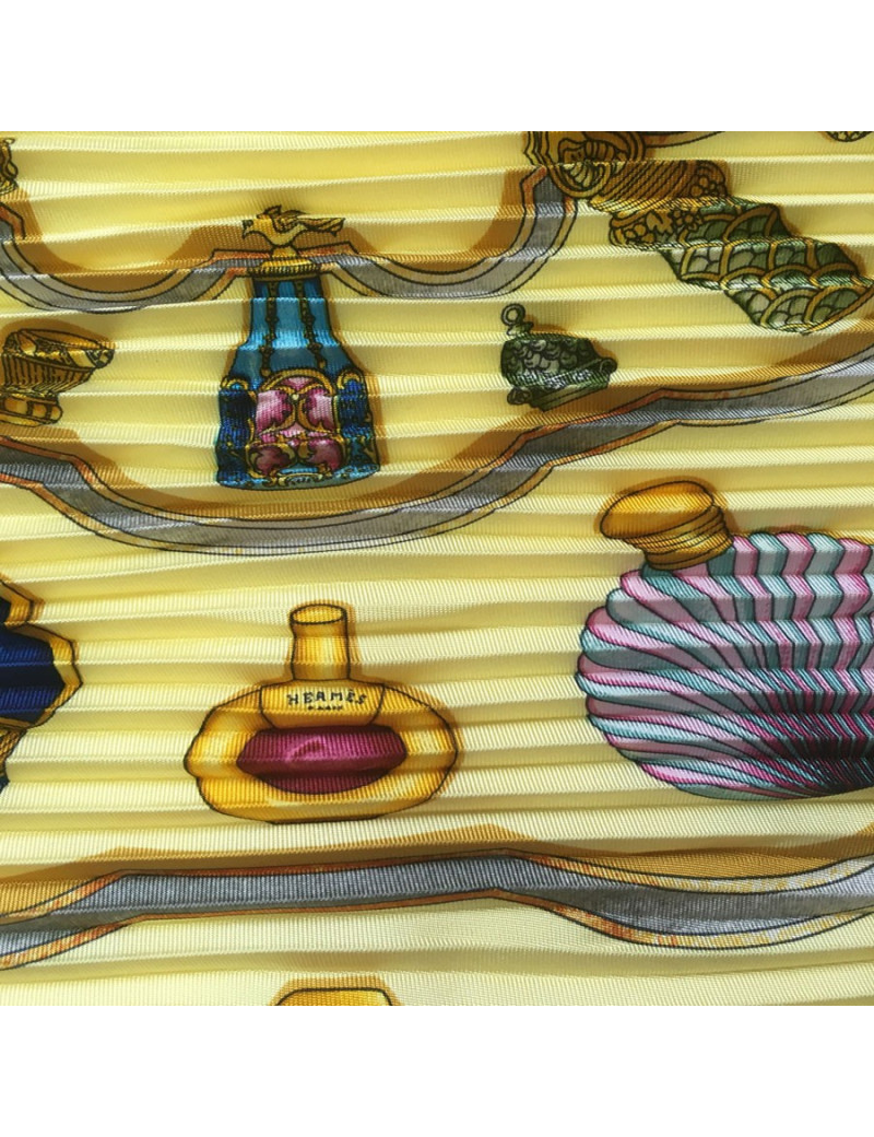 Foulard plissé HERMES en soie jaune