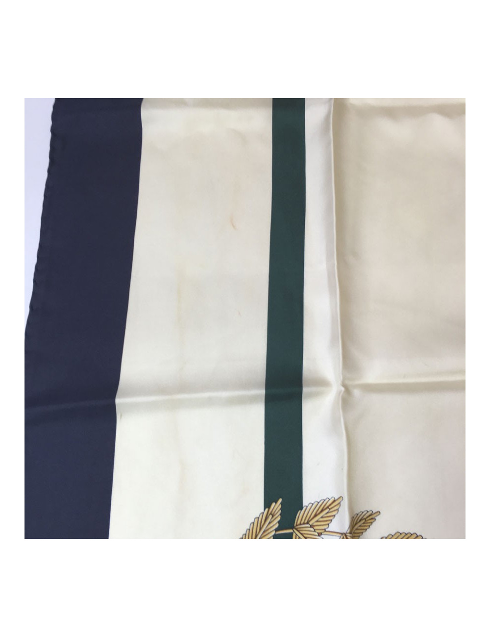 xxx Foulard BURBERRY en soie bleu marine, beige et vert