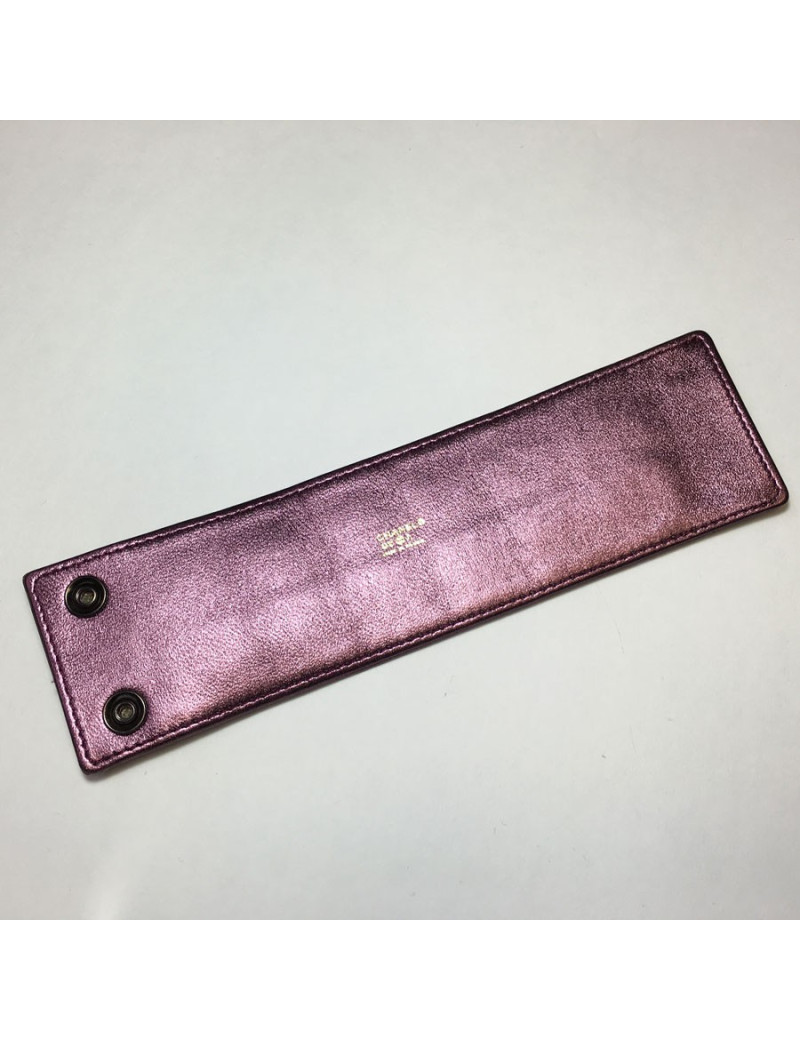 Manchette CHANEL cuir métallisé rose électrique