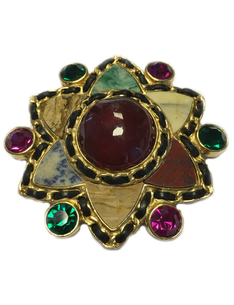 xxx Broche Couture CHANEL en pâte de verre et pierres