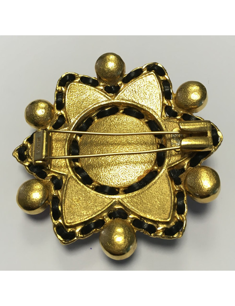 xxx Broche Couture CHANEL en pâte de verre et pierres