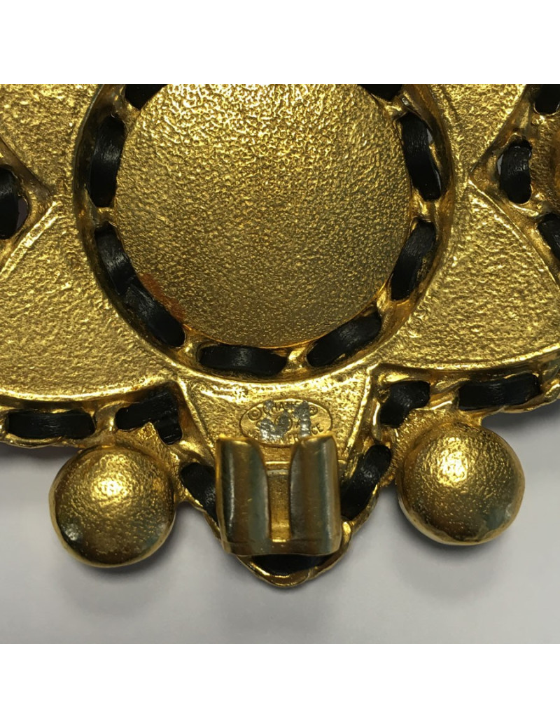 xxx Broche Couture CHANEL en pâte de verre et pierres