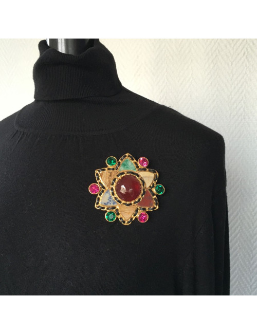 Broche Couture CHANEL en pâte de verre et pierres
