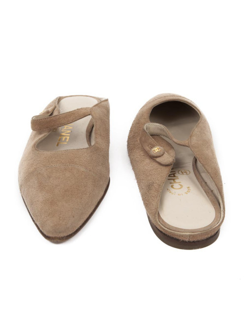 Mules Chanel T35,5 en daim marron clair