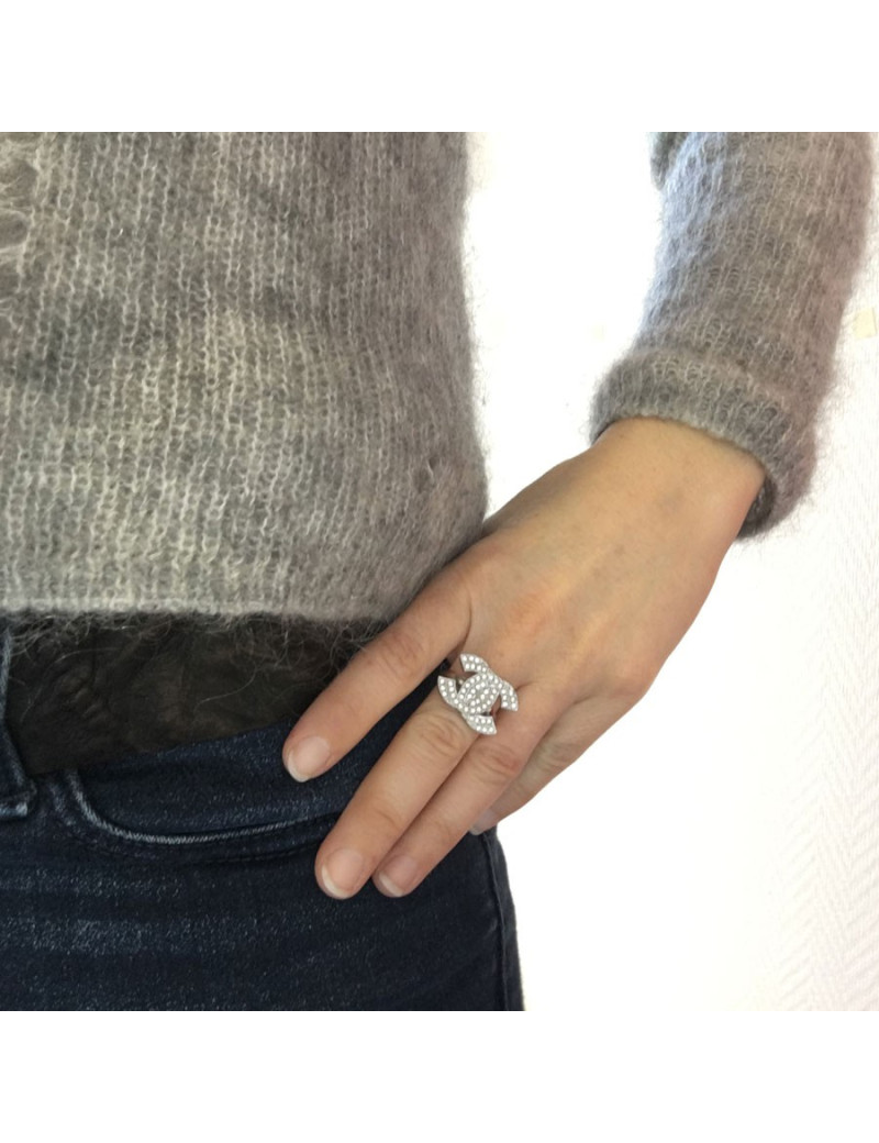 CHANEL CC T53 ring in silver metal and rhinestones